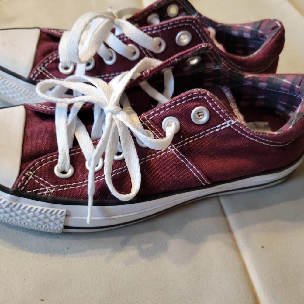 Converse (Burgundy)